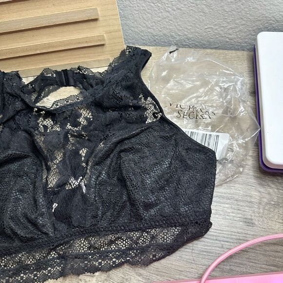Victoria’s Secret Women’s Large Black Lace Bralette New - Picture 3 of 5